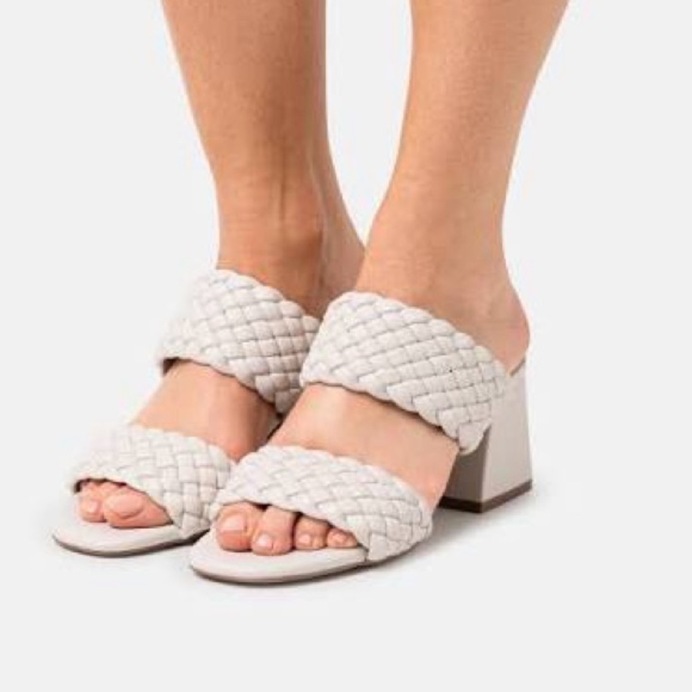 Steve Madden White Daphne Heels